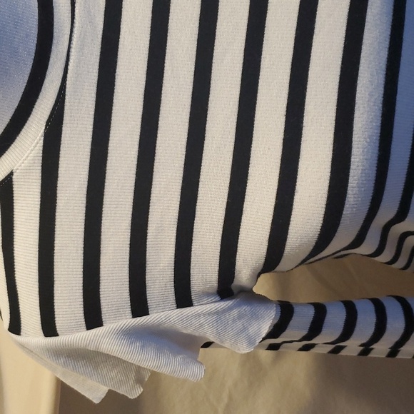 Who What Wear Swoop Neck Stripe Top SZ MD - Picture 2 of 8